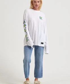 Afends Unisex Sleepy Hollow - Unisex Hemp Long Sleeve Graphic T-Shirt - White 21 Afends Unisex Sleepy Hollow - Unisex Hemp Long Sleeve Graphic T-Shirt - White