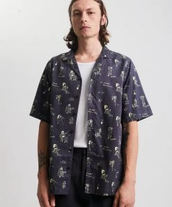 Afends Unisex Tokes - Unisex Organic Short Sleeve Shirt - Charcoal Clothing